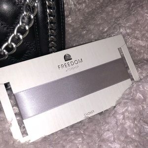 TOPSHOP freedom satin grey choker ❤️